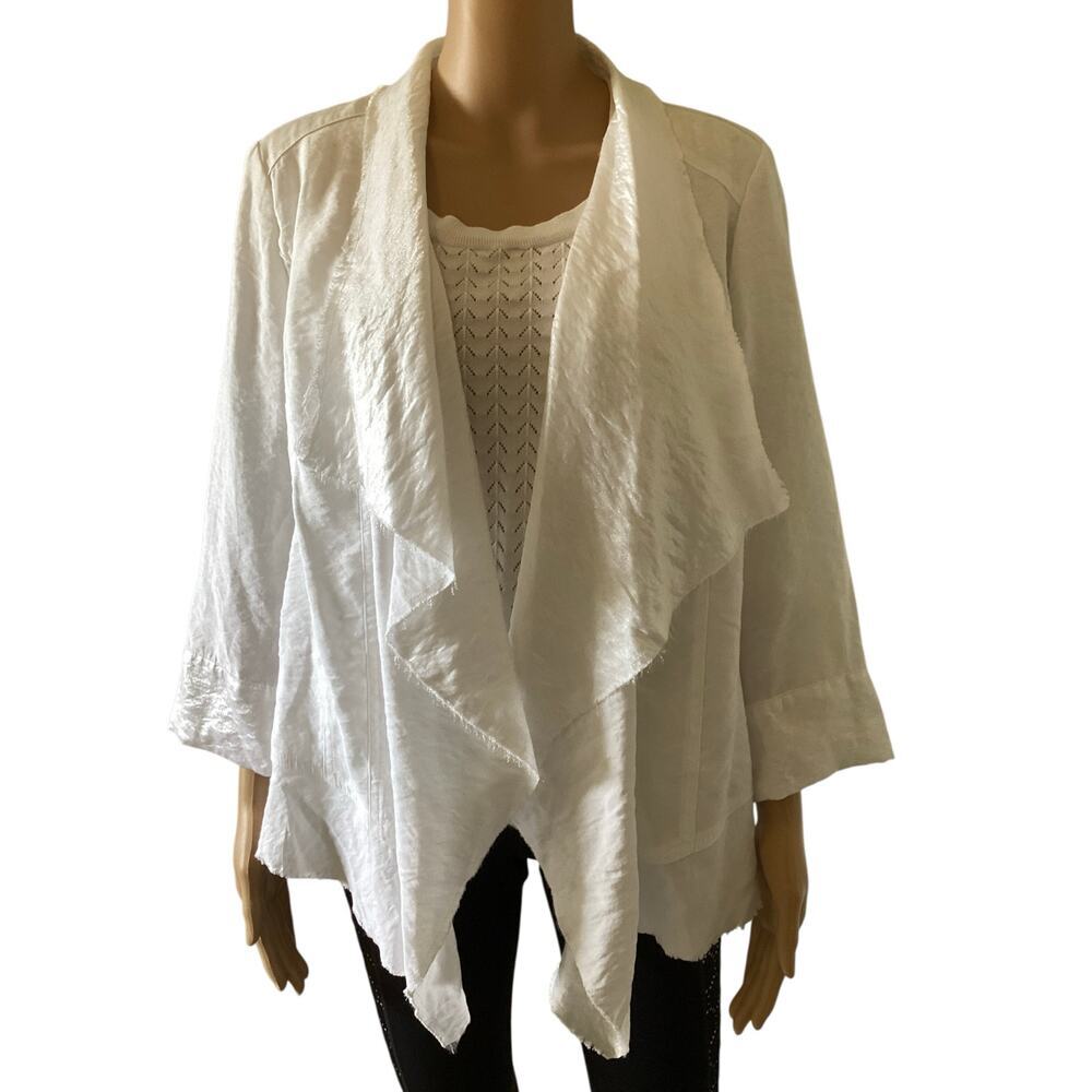 Chicos Jacket Sz 2 laminated White 3/4 Sleeve Open Front Frayed Edges